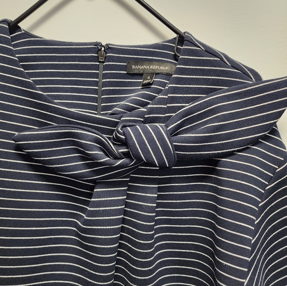 Banana Republic Navy Striped Top S - Picture 4 of 5